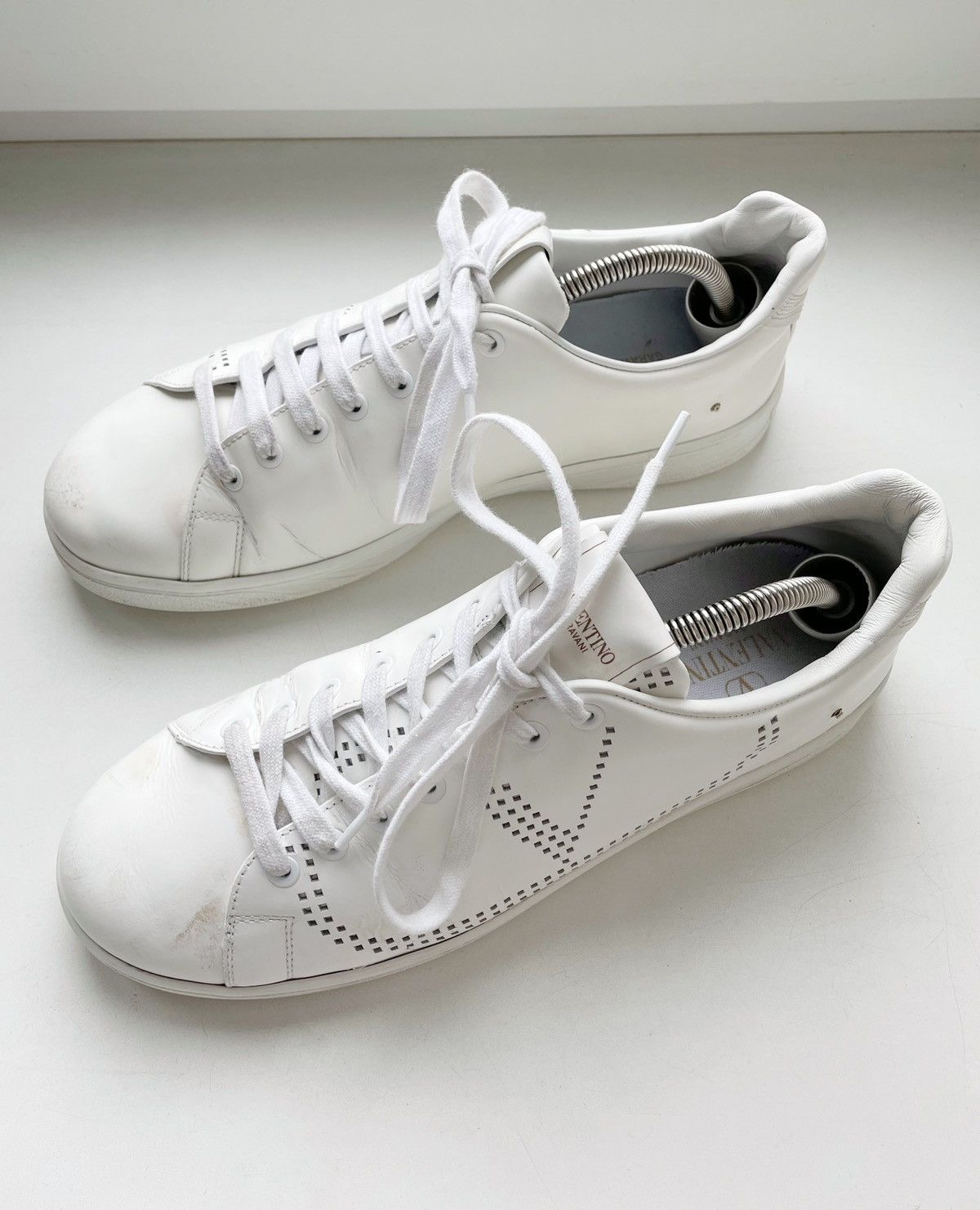 Valentino Valentino Garavani Men Basic White Leather Shoes Backnet 42 Size US 9 / EU 42 - 2 Thumbnail