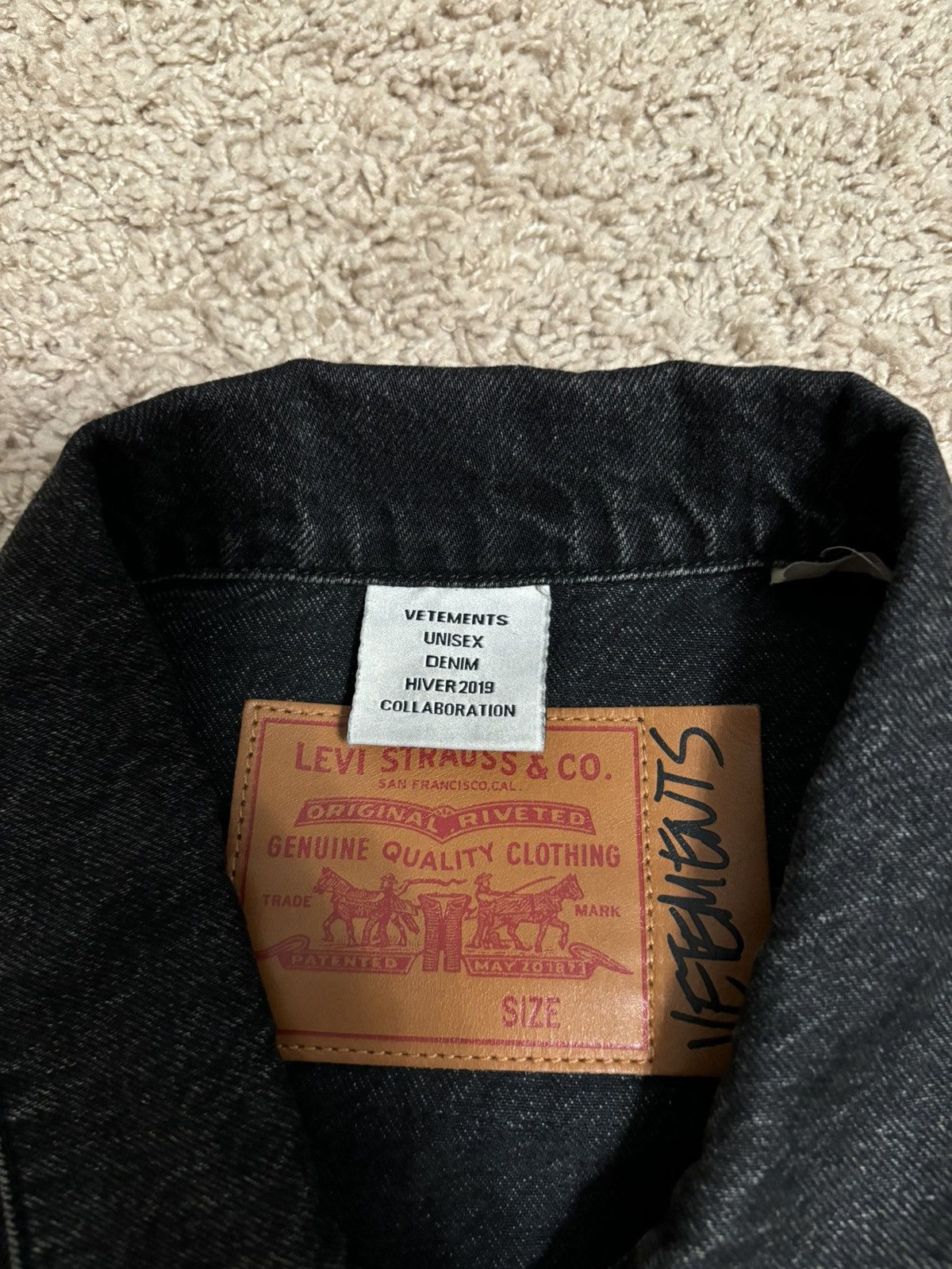 Vetements Vetements Levi’s Distressed Bovine Leather Fringe Jacket Size US XS / EU 42 / 0 - 4 Thumbnail