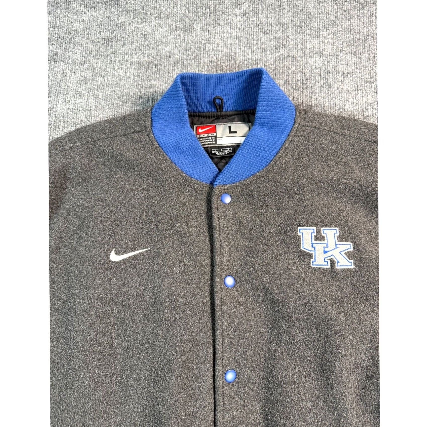 Nike VINTAGE Nike Kentucky Wildcats Varsity Jacket Mens Large Gray Logo Embroidered Size US L / EU 52-54 / 3 - 2 Thumbnail