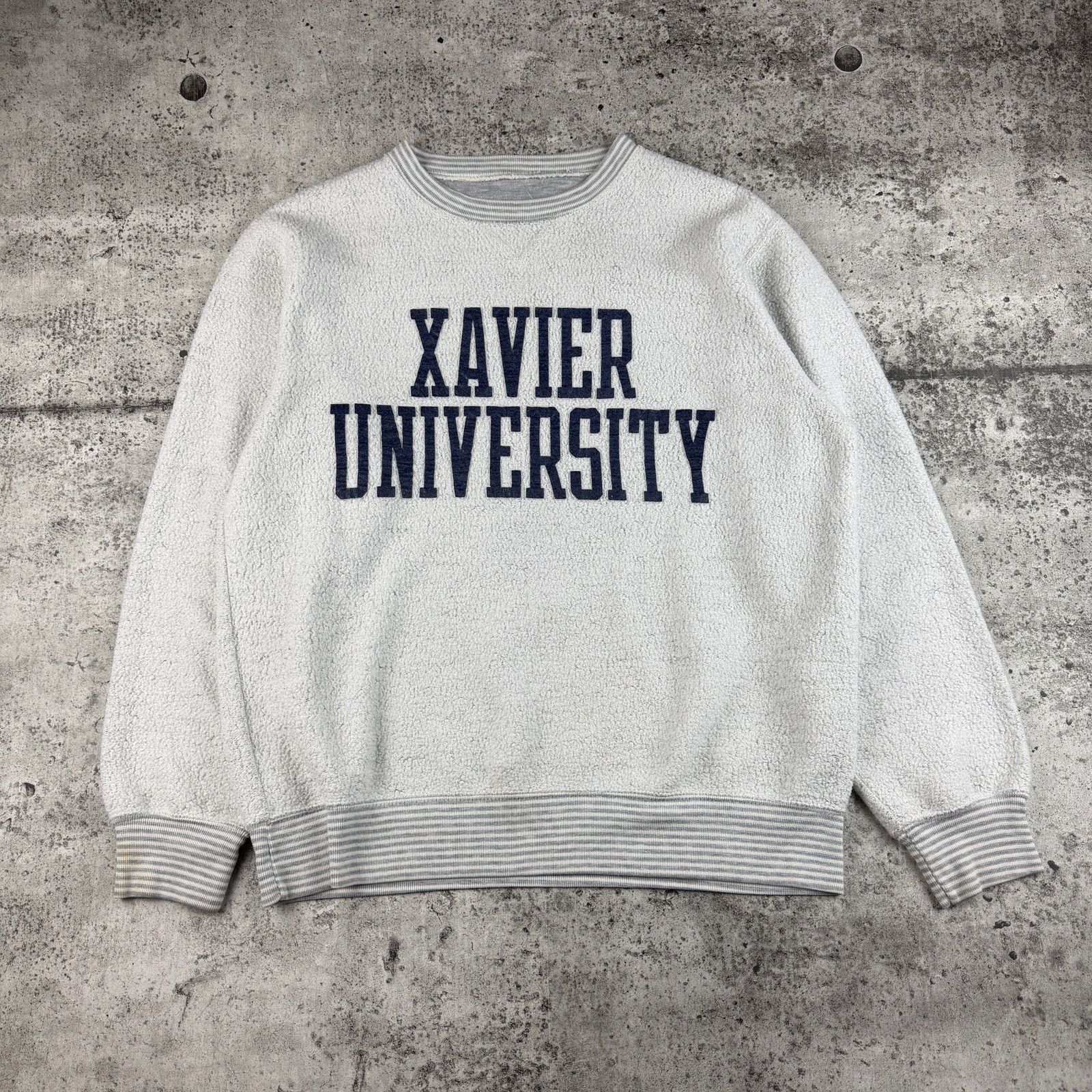 Vintage Vintage Xavier University Sweatshirt Size Large 90s Size US L / EU 52-54 / 3 - 1 Thumbnail