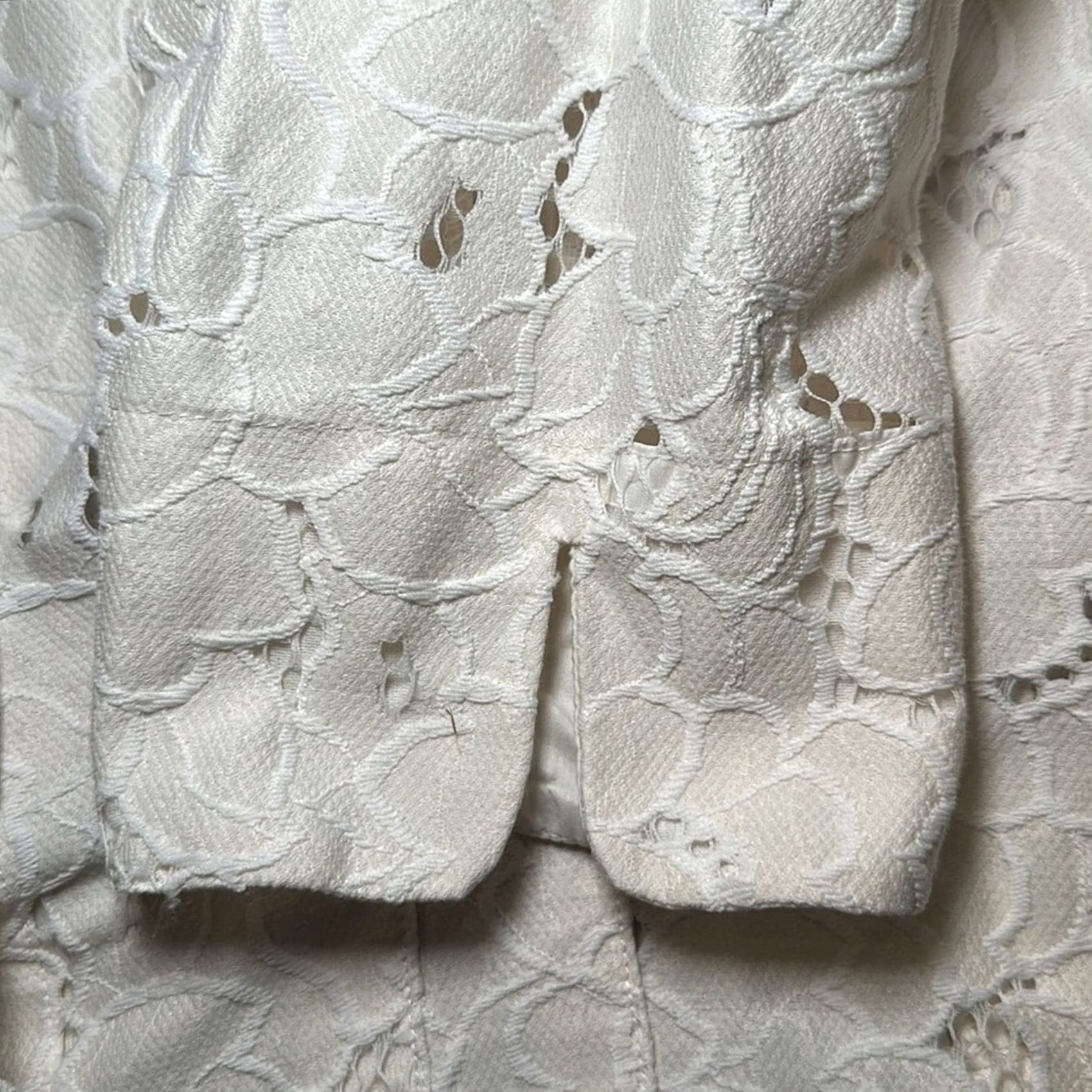 Vintage Cabi Portrait Spring Floral Eyelet Full Button Shirt Jacket - Medium Size M / US 6-8 / IT 42-44 - 7 Thumbnail