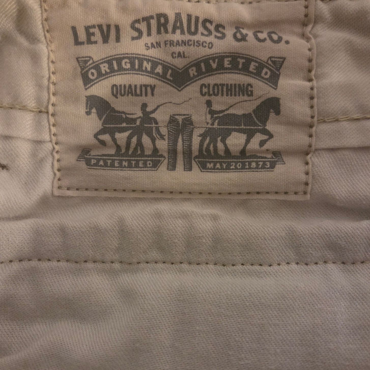 Levi's Levi's Men's Khaki Cargo Shorts - Size 36 - Great! Size US 36 / EU 52 - 3 Thumbnail