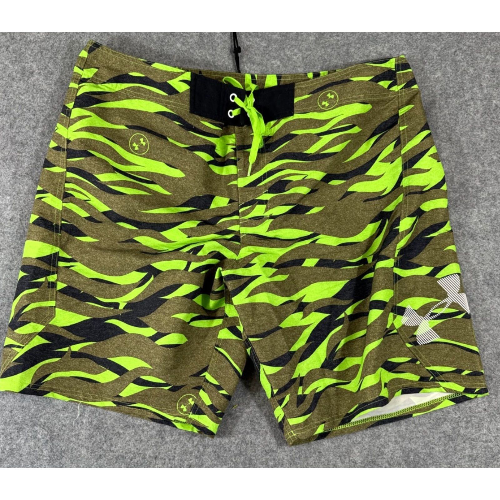 Under Armour Under Armour Board Shorts Mens 42 Green Camo Swim Trunks Heatgear Loose Fit Size US 42 / EU 58 - 2 Thumbnail