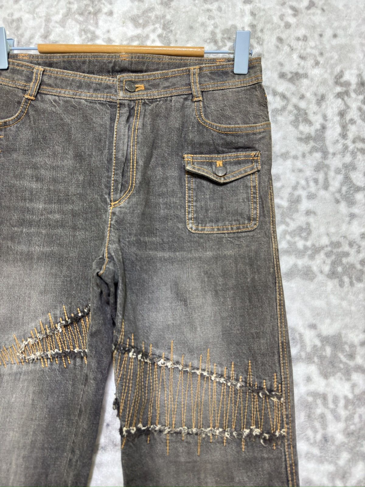Japanese Brand Y2K Flared Unisex Jeans Gray 5-Pocket Gold Zigzag Stitch Size 26" / US 2 / IT 38 - 5 Thumbnail