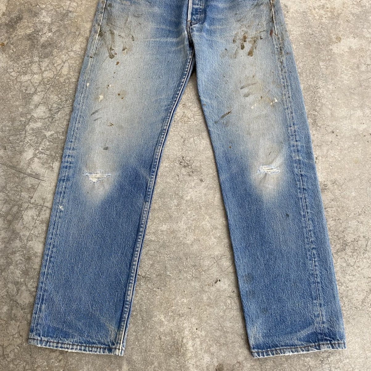 Levi's Vintage 90’s Levis 501 Faded Blue Distressed Painter Jeans Size US 33 - 3 Thumbnail
