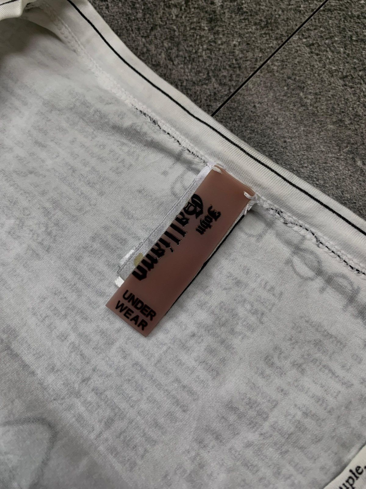 John Galliano FREE TAX! 2000s Gazzete Newspaper Ls tee Size US M / EU 48-50 / 2 - 7 Thumbnail
