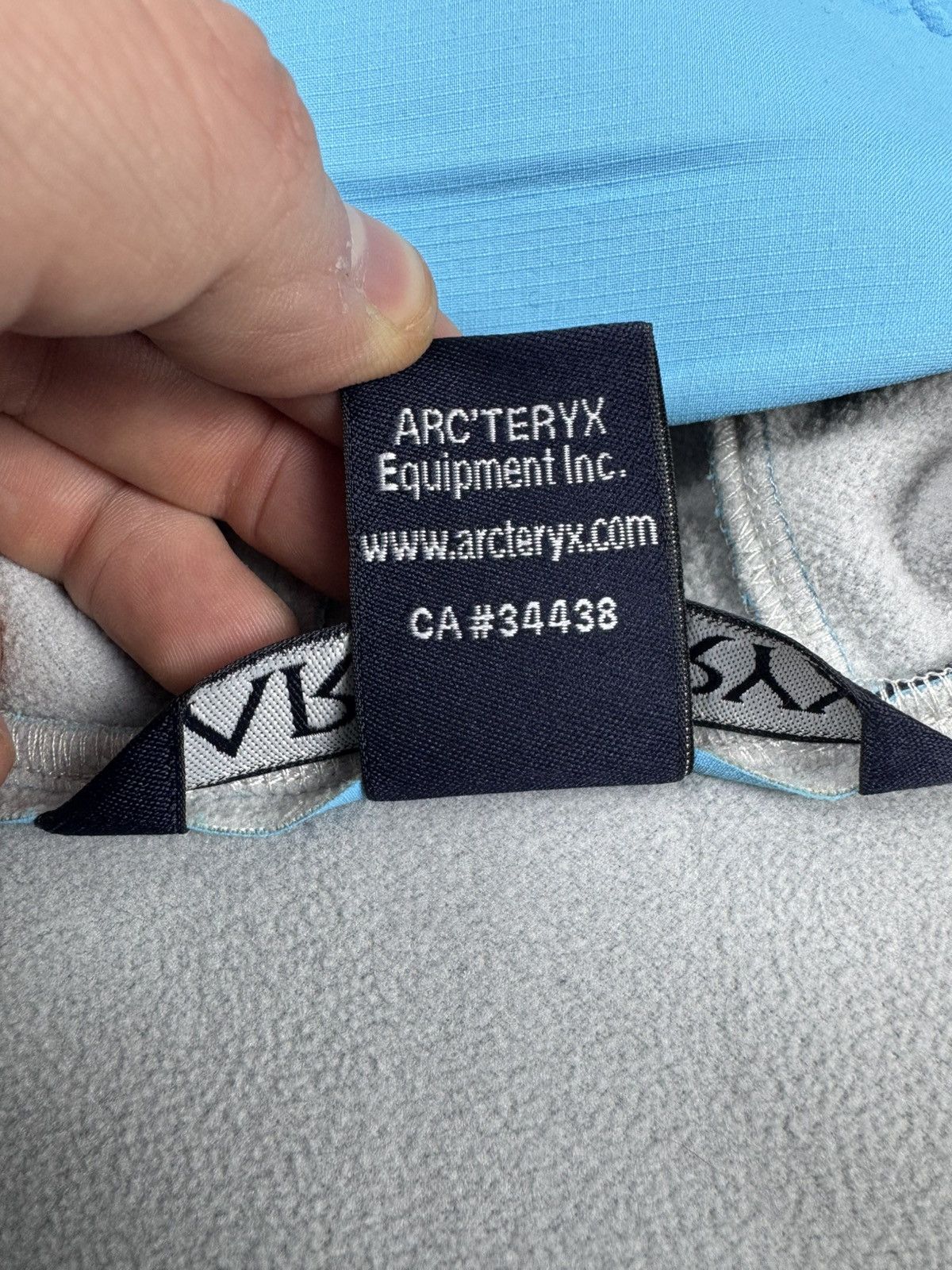 Arc'teryx Vintage Arcteryx Gamma MX Hooded Blue Shell Outdoor Jacket Size S / US 4 / IT 40 - 12 Thumbnail