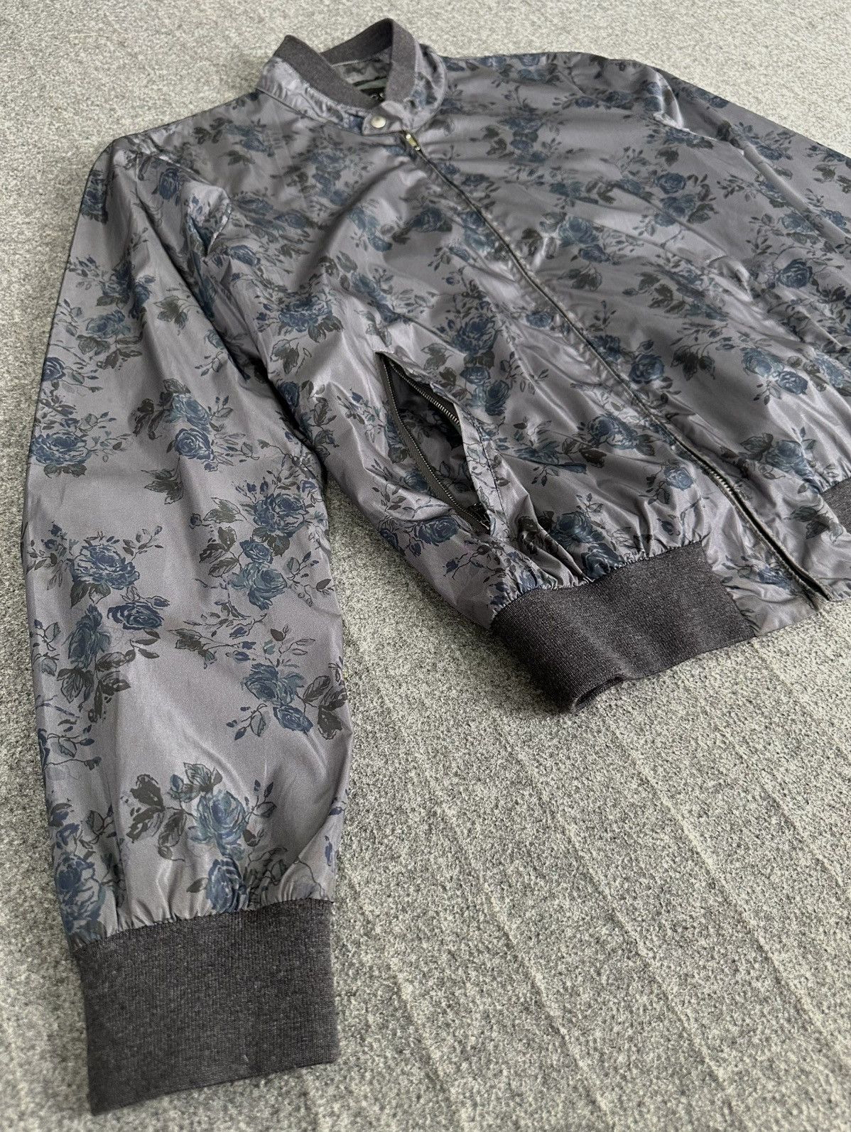 Gucci Gucci - Frida Giannini 2012 Floral Print MA-1 Bomber Jacket Size US S / EU 44-46 / 1 - 2 Thumbnail