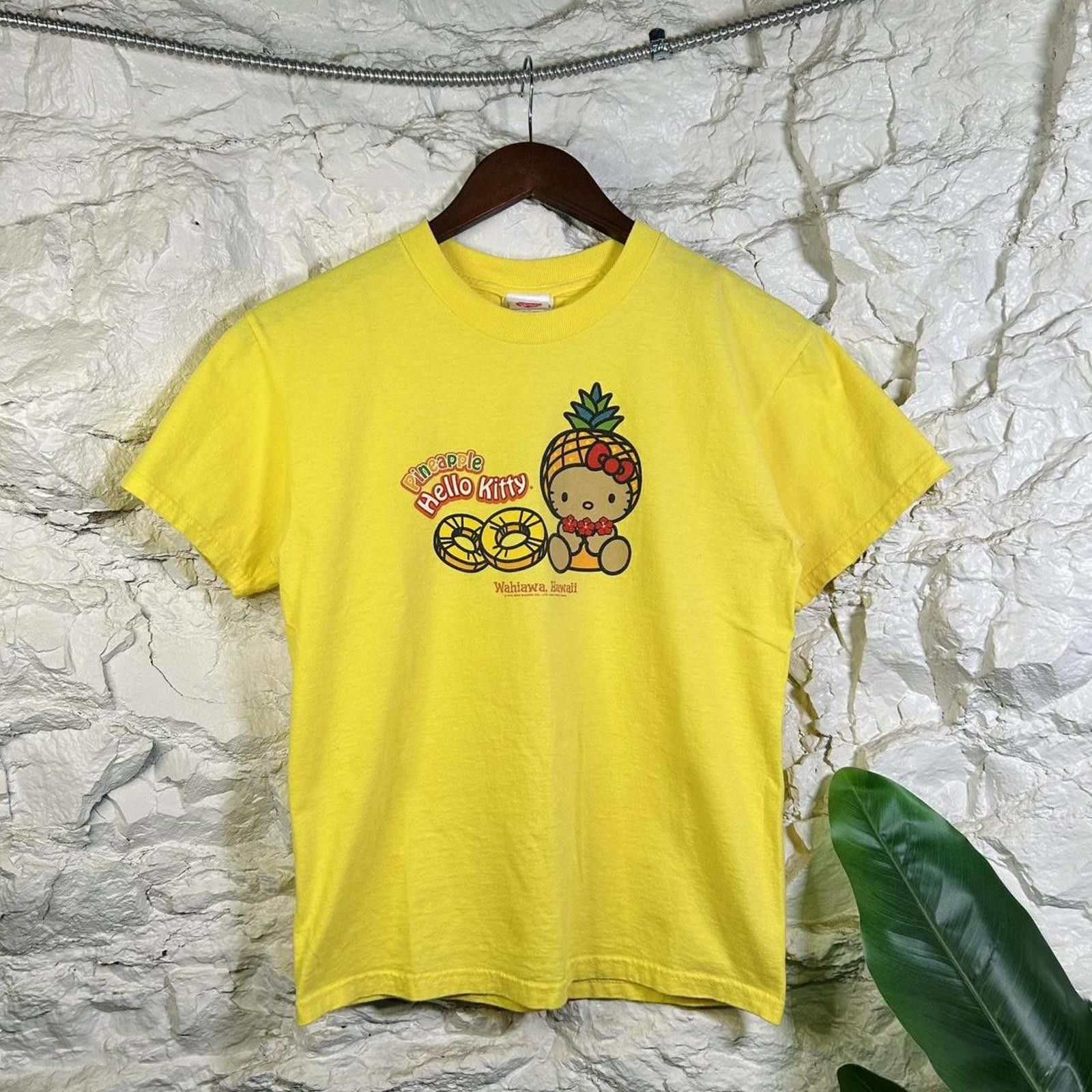 Designer Vintage 2002 Hello Kitty Baby Tee Size Small Size XS / US 0-2 / IT 36-38 - 2 Thumbnail