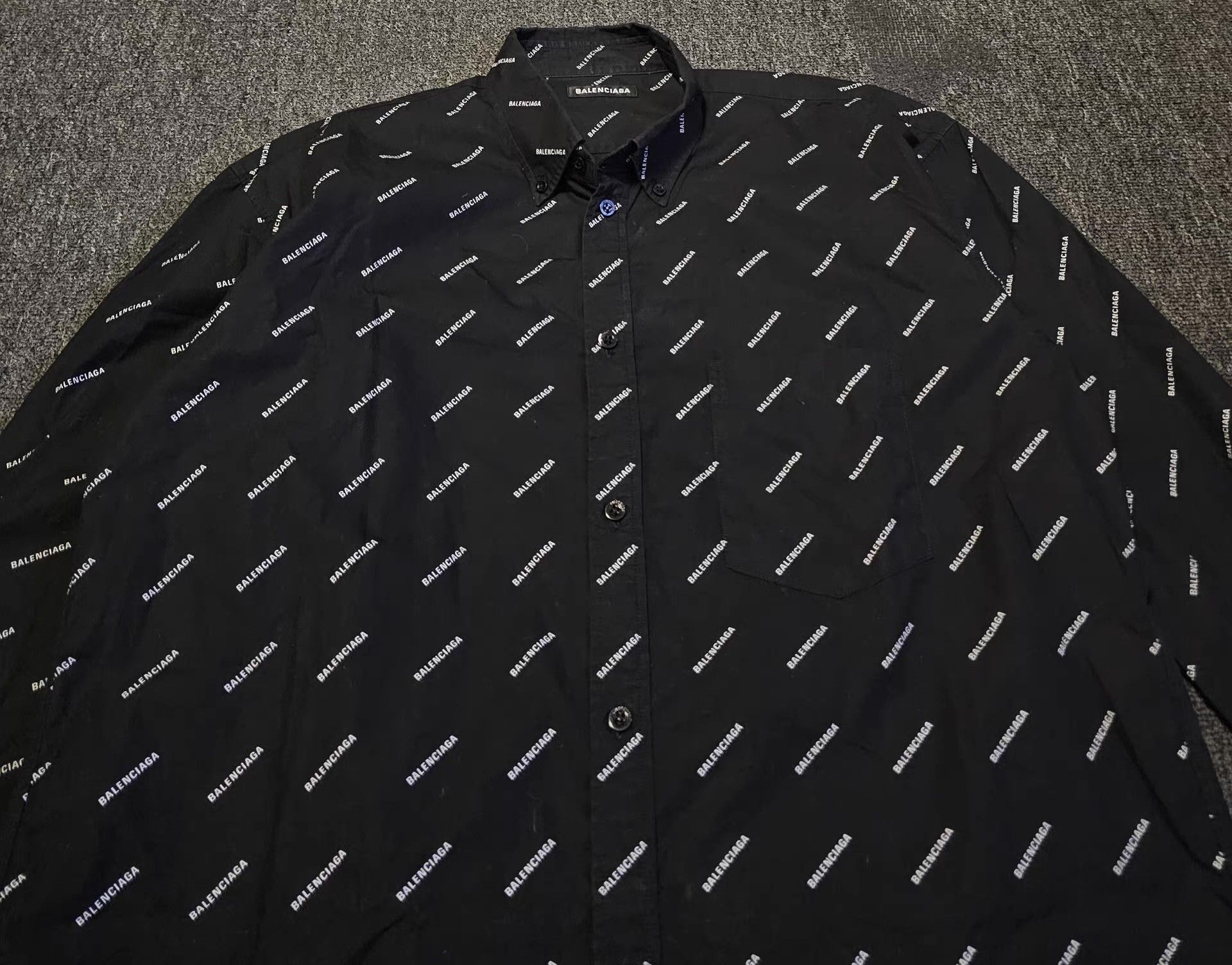 Balenciaga Balenciaga All-Logo Oversized Shirt. Q4 Size US L / EU 52-54 / 3 - 3 Thumbnail