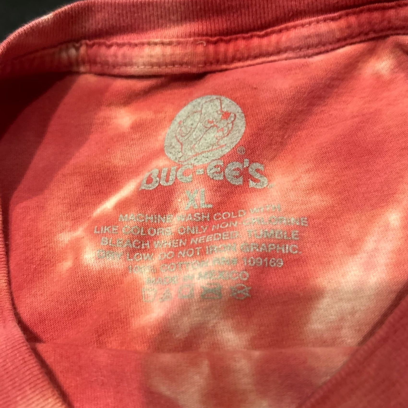 Vintage Buc-ee's Shirt Mens XL Red White Tie Dye Baseball Beaver Graphic Tee B3 Size US XL / EU 56 / 4 - 3 Thumbnail