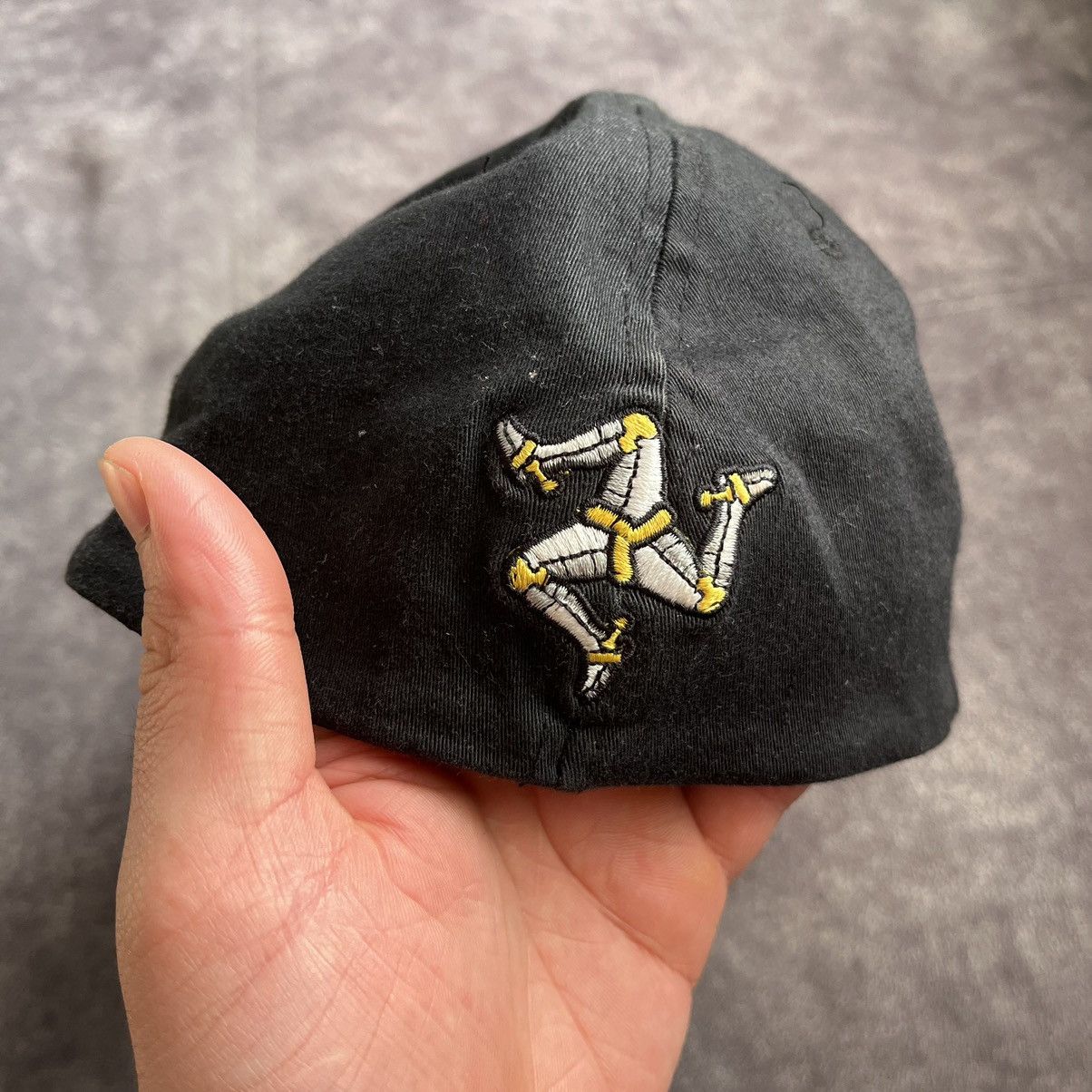 Vintage vintage Isle of Man TT cap with autograph Size ONE SIZE - 5 Thumbnail