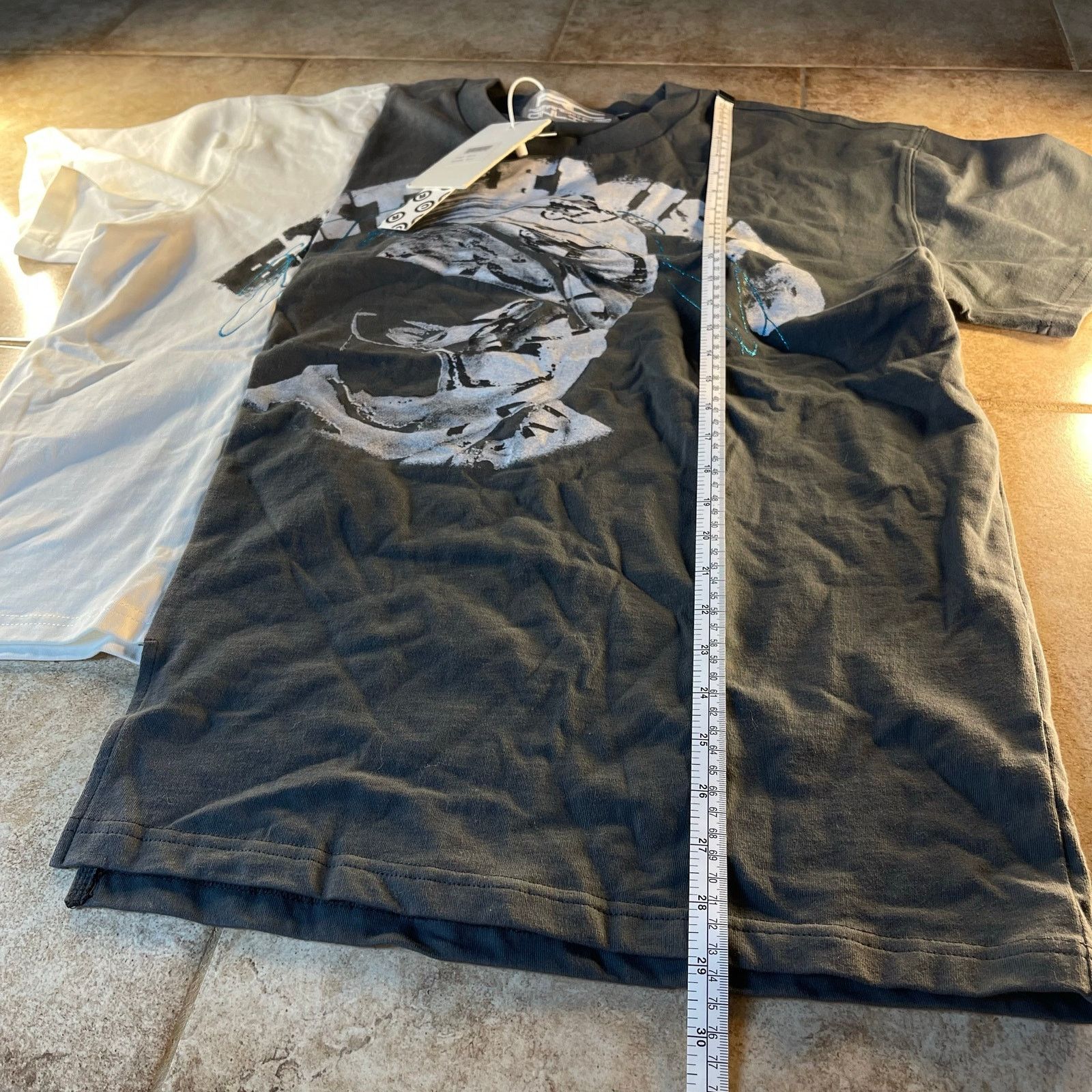 Japanese Brand Y2k Streetwear Graphic Print T-Shirt Black White Tee size L Size US L / EU 52-54 / 3 - 4 Thumbnail