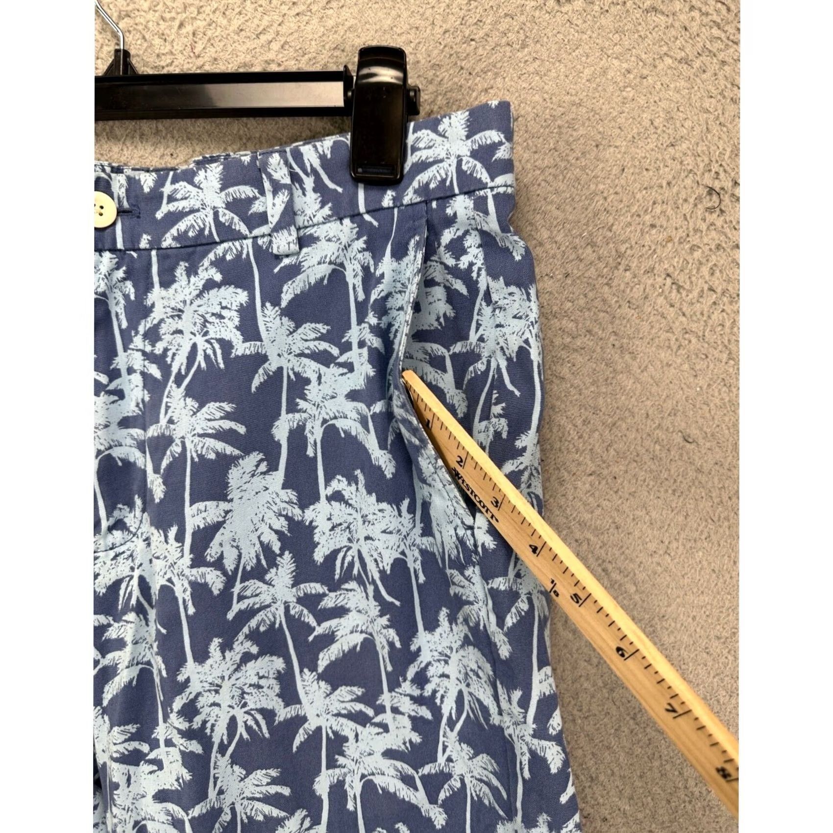 Vineyard Vines Vineyard Vines Shorts Mens 32 Blue Khakis Flat Front All Over Palm Trees Print Casual Size US 32 / EU 48 - 5 Thumbnail