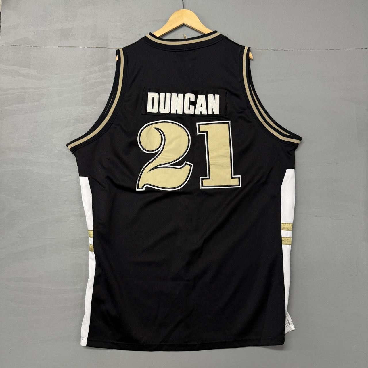 Vintage Tim Duncan Wake Forest Basketball Jersey 4XL Size US XXL / EU 58 / 5 - 2 Thumbnail