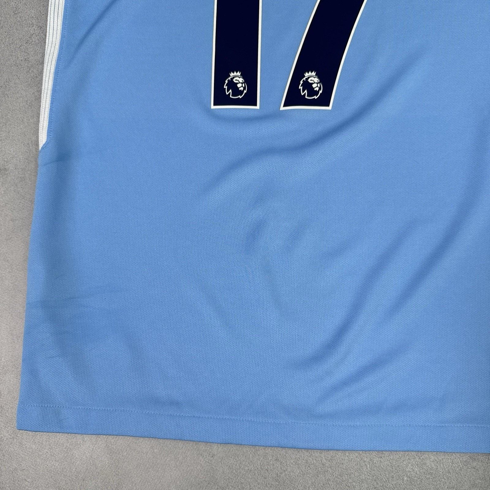 Nike Manchester City Nike 2017 2018 #17 De Bruyne Soccer Jersey Size US S / EU 44-46 / 1 - 21 Thumbnail