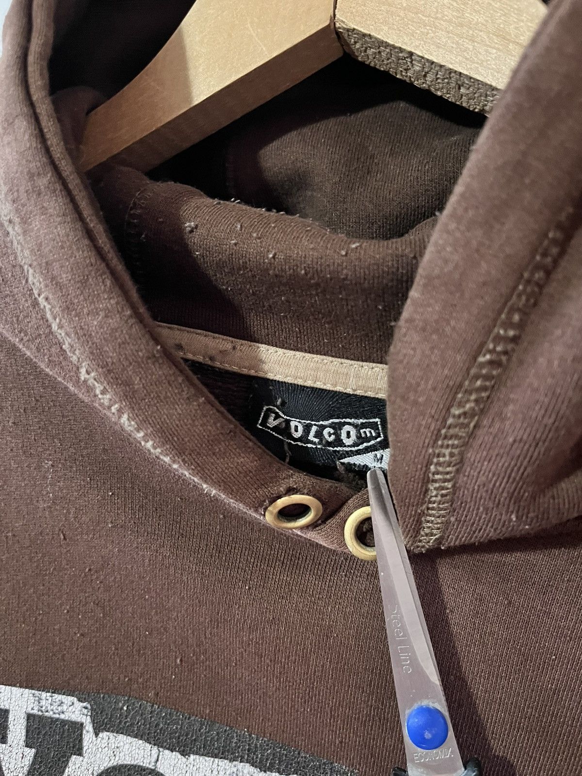 Volcom VTG💫 WOLCOM Thrashed Hoodi Size US M / EU 48-50 / 2 - 7 Thumbnail