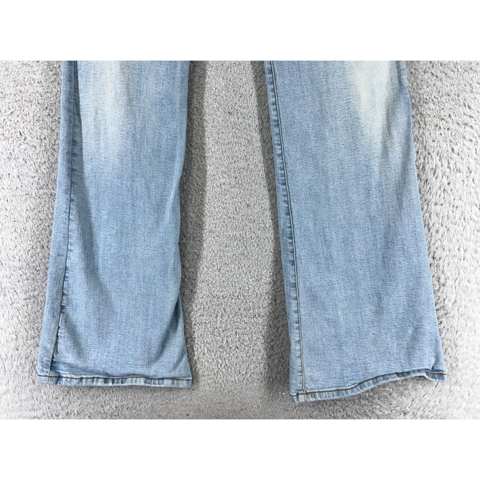 CO Tennis Jeans Co Jeans Women's 27x33 Blue Denim Distressed Flared 9 Regular Inseam 33 Cotton Blend 5-Pocket Closure Zip Vintage No Size 30" / US 8 / IT 44 - 2 Thumbnail