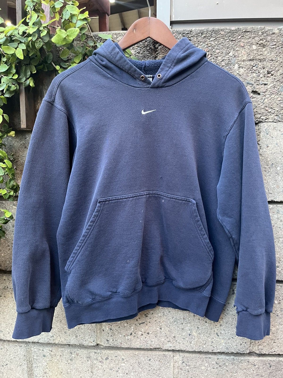 image of Centerswoosh 2000S Nike Hoodie in Blue, Men's (Size Small)