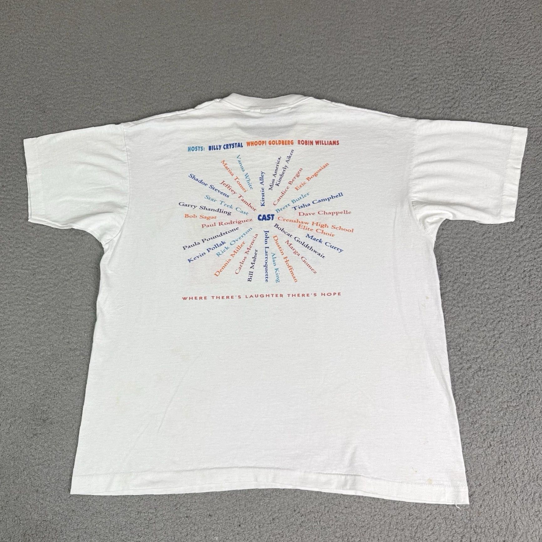 Fruit Of The Loom VINTAGE Comic Relief 6 T Shirt Mens XL White 90s Funny Distressed Robin Williams Chapelle Stitch Shirt XL White Mens Size US XL / EU 56 / 4 - 4 Thumbnail