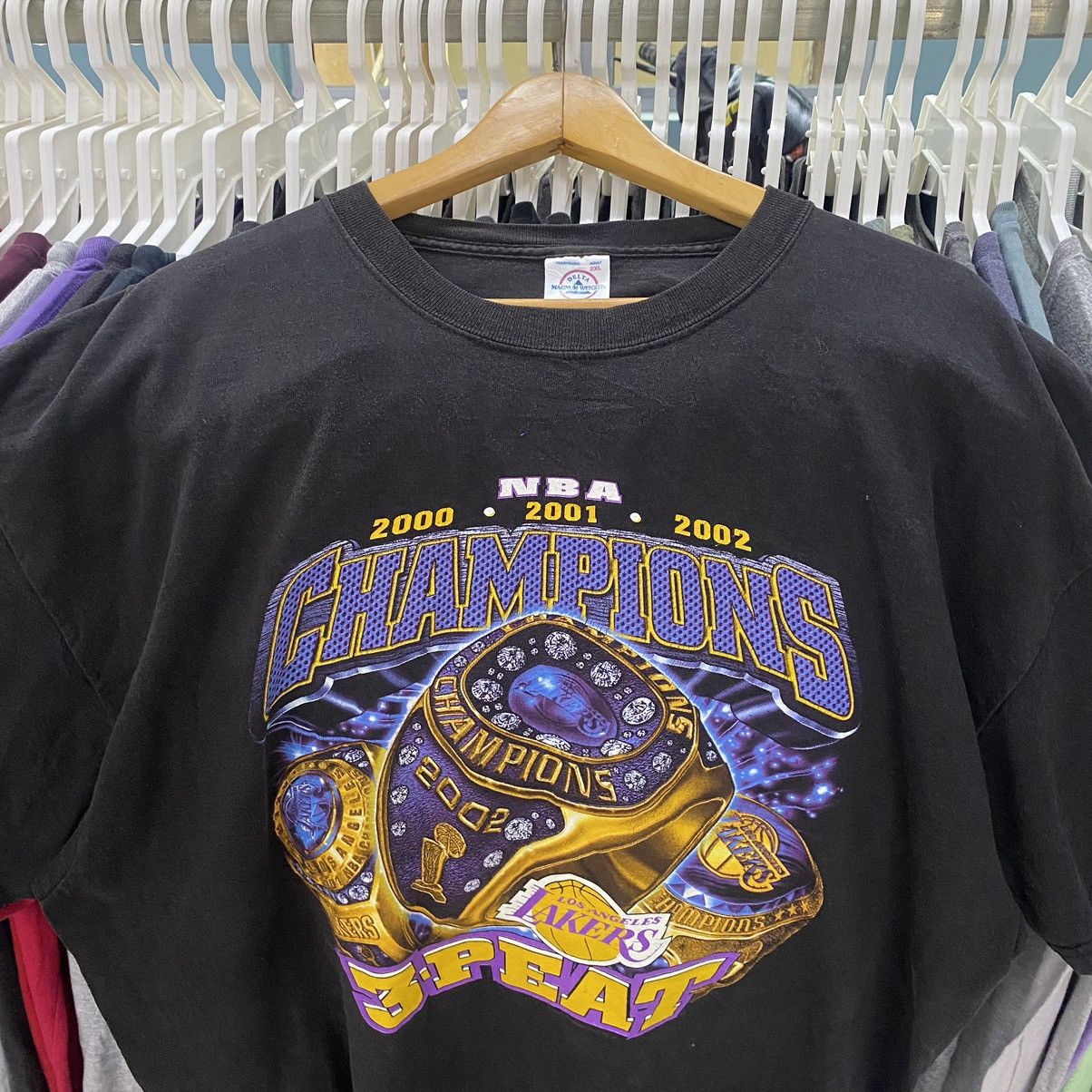 NBA × Vintage Vintage 2002 Los Angeles Lakers 3 Peat NBA Champions Size US XXL / EU 58 / 5 - 2 Thumbnail