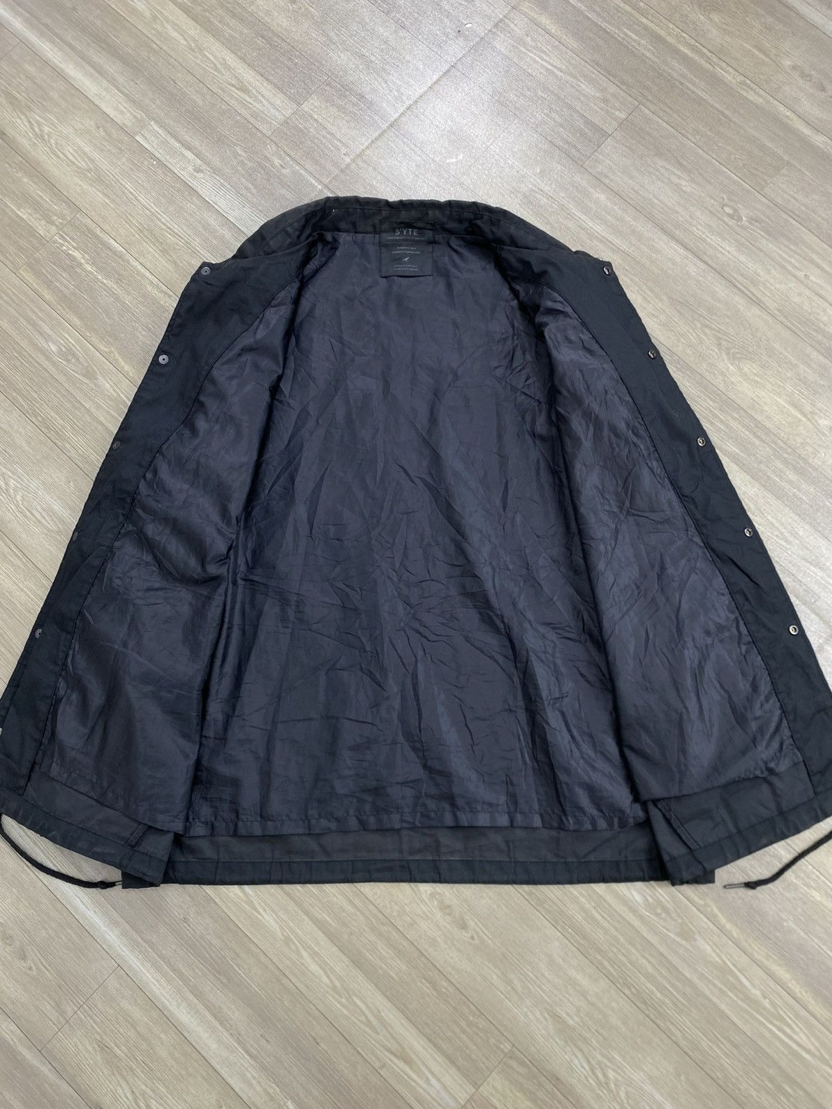 Yohji Yamamoto AW20 S’yte Yohji Yamamoto x Junji Ito Tomie Coach Jacket Size US L / EU 52-54 / 3 - 12 Thumbnail
