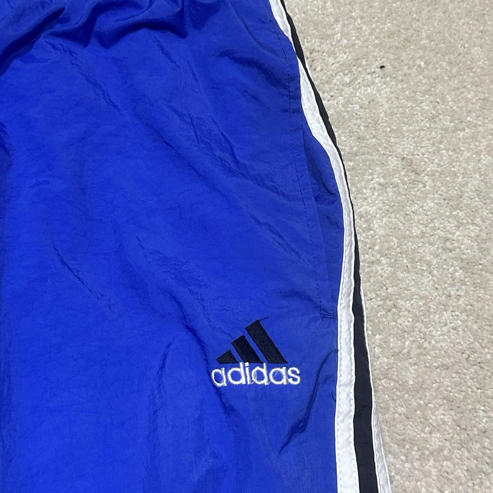 Adidas VINTAGE Adidas Nylon Glanz Soccer Pants Mens Small Blue Lined RN 8837 00411 Size US 29 - 5 Thumbnail