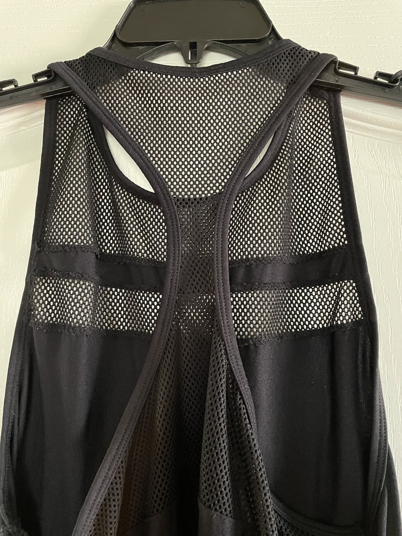 Fabletics Fabletics Black Mesh Racerback Workout Top Size S / US 4 / IT 40 - 5 Thumbnail