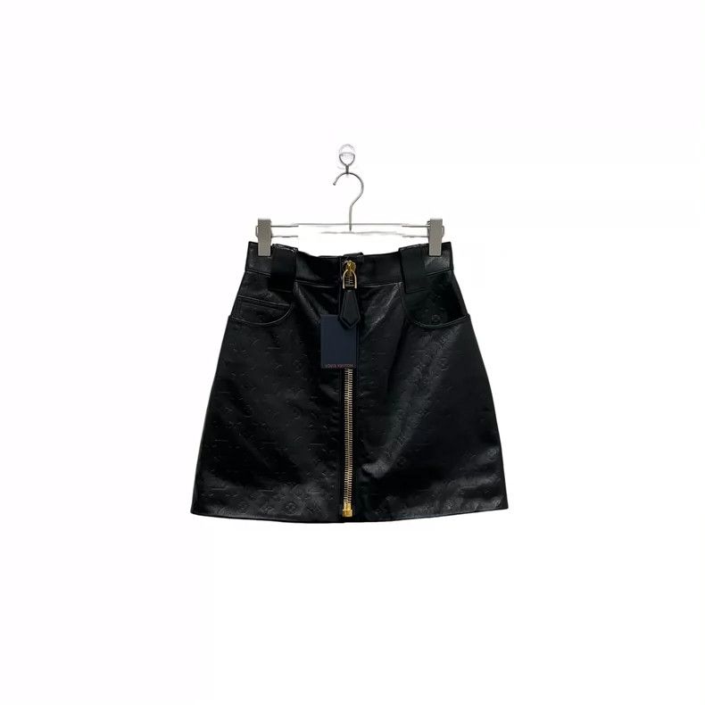 Louis Vuitton Louis Vuitton Full print dark print leather skirt Size 37" - 2 Thumbnail
