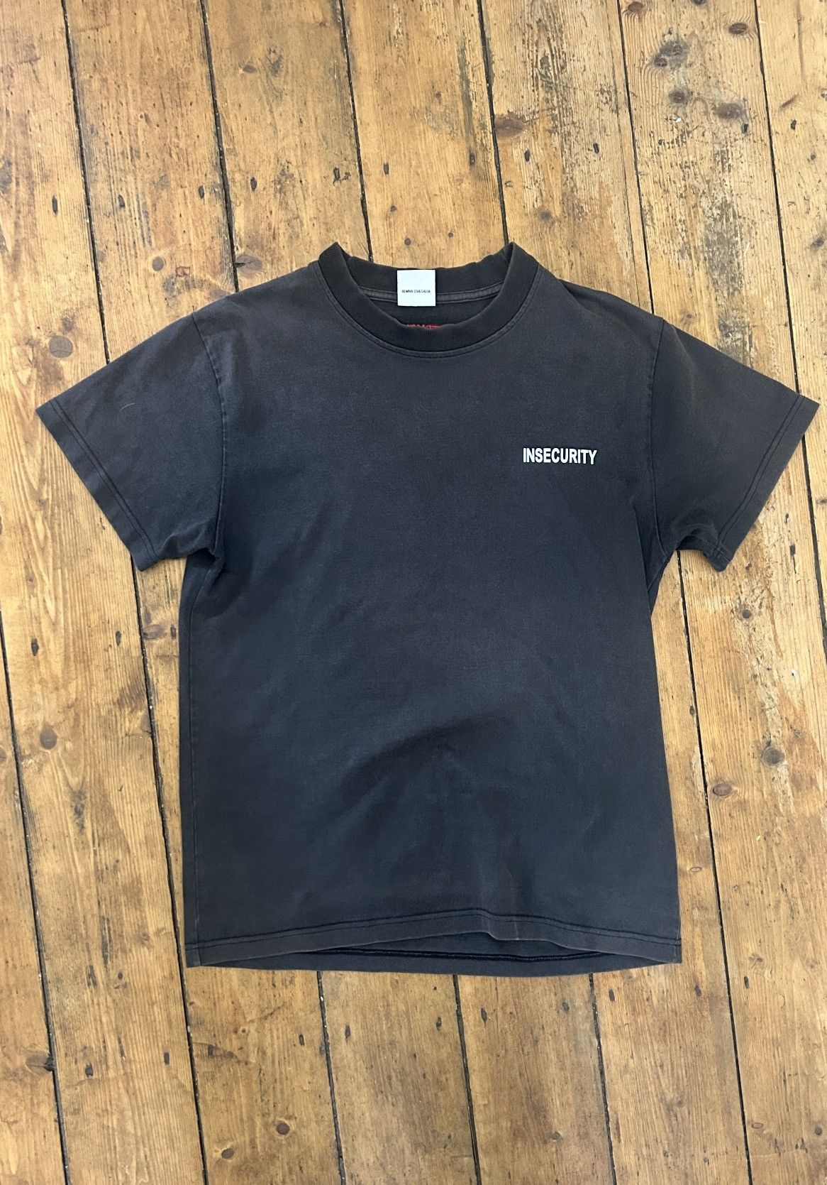 Vetements Vetements 2016 Insecurity T-shirt Size US M / EU 48-50 / 2 - 2 Thumbnail