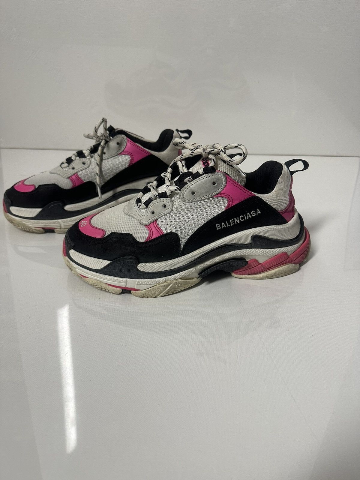 Balenciaga Balenciaga Triple S Sneaker Pink Unisex Size US 8.5 / EU 41-42 - 1 Thumbnail