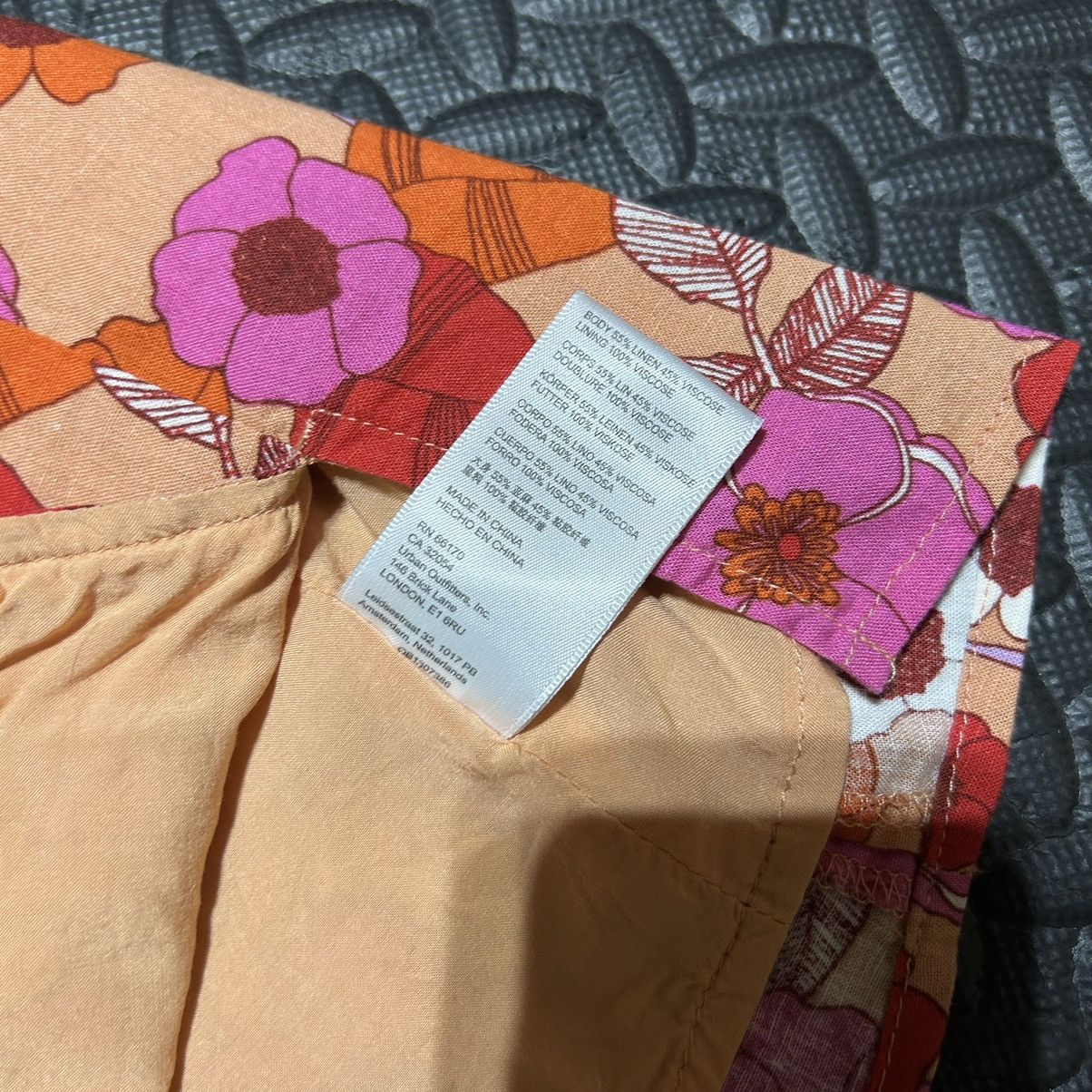 Urban Outfitters Urban Outfitters Mini Skirt Floral Notched Small Petites Size 25" / US 0 / IT 36 - 9 Thumbnail