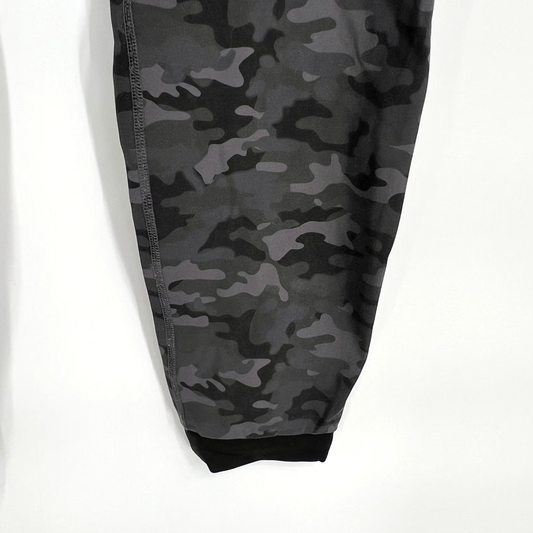 Asics Bylt Basics Elite+ Joggers Black Camo XXL Jogger Mens Athletic Activewear Tapered Pocketed Stretch Camouflage 2XL Pants Baggy? Size US 39 - 6 Thumbnail