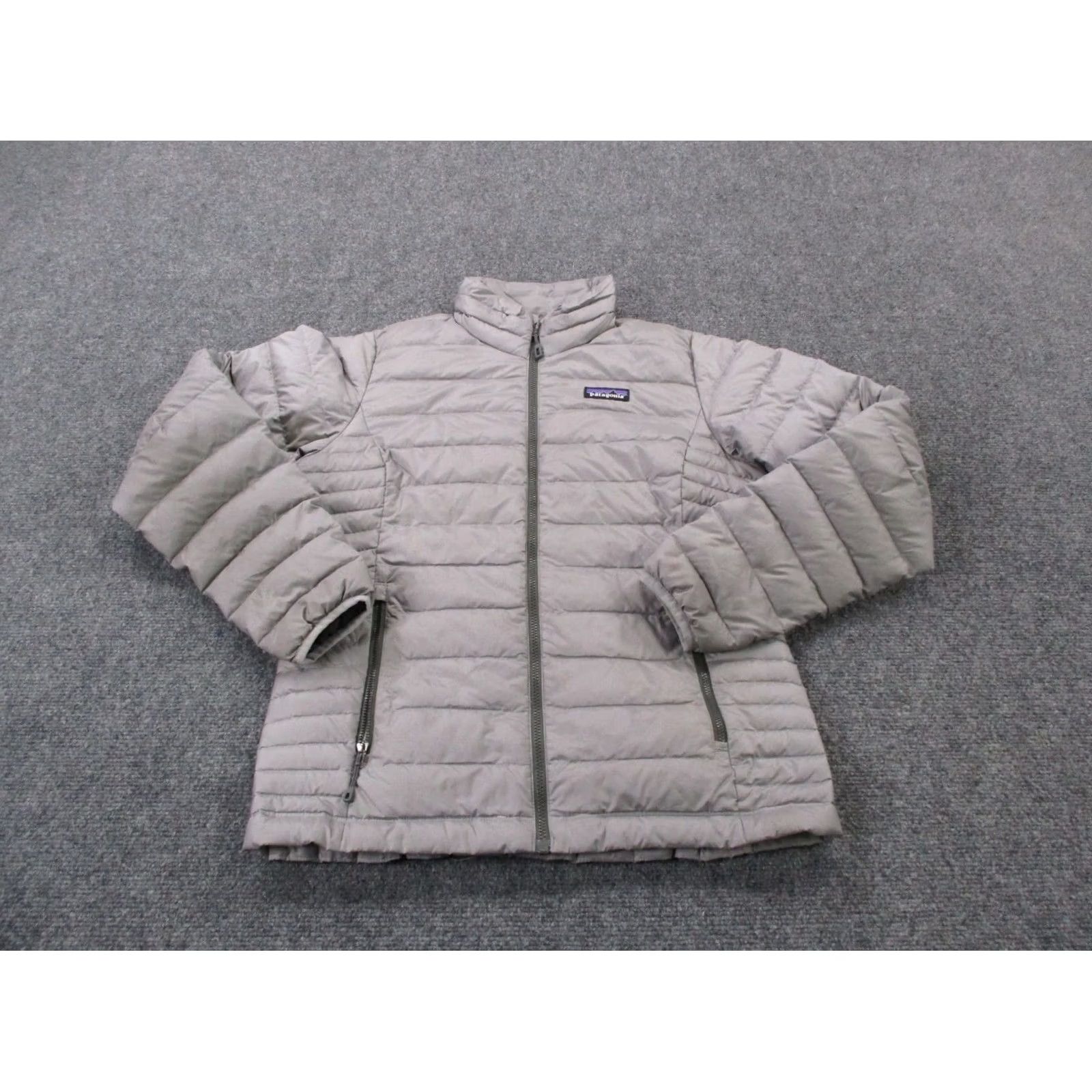 Patagonia Patagonia Jacket Women S Gray Down Puffer Quilted Outdoor Coat Zip Full Zip, Windproof, Pockets, Casual, Regular, Gray, 84683 Size S / US 4 / IT 40 - 2 Thumbnail