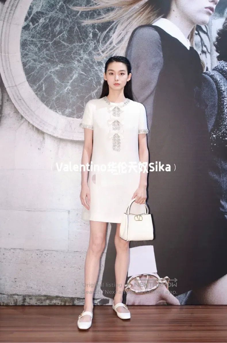 Valentino Valentino White embroidered short straight short-sleeved d Size XS / US 0-2 / IT 36-38 - 9 Thumbnail