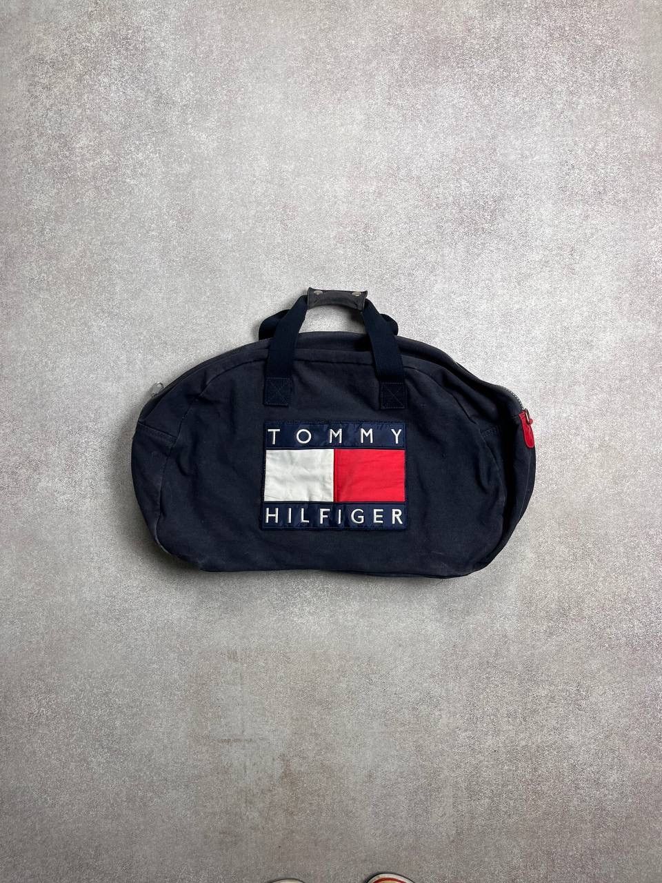 Tommy Hilfiger × Vintage VINTAGE 90’s TOMMY HILFIGER ROAD BAG RARE GYM Size ONE SIZE - 2 Thumbnail