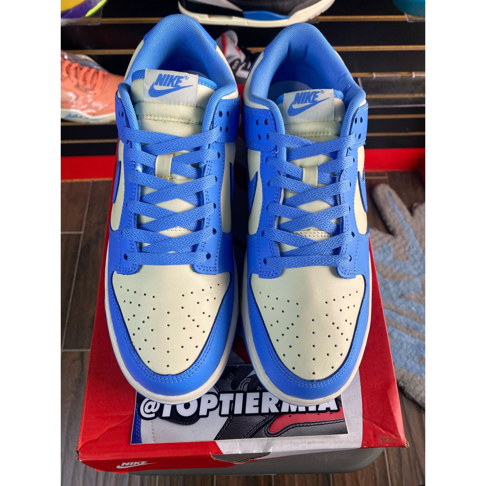 Nike NIKE DUNK LOW UNIVERSITY BLUE 2024 SZ 10 Size US 10 / EU 43 - 2 Thumbnail