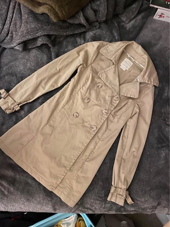 Designer Creamy Colored Trench Coat Style Jacket Size ONE SIZE - 2 Thumbnail