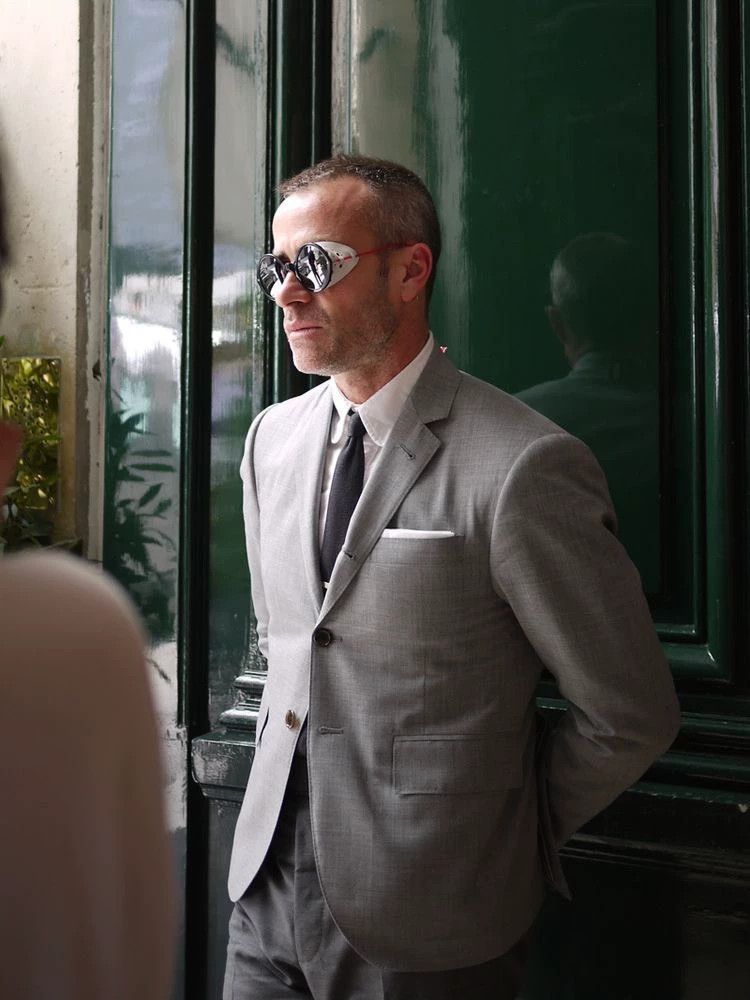 Thom Browne Thom Browne size2 Light gray plain weave suit Size 38S - 9 Thumbnail