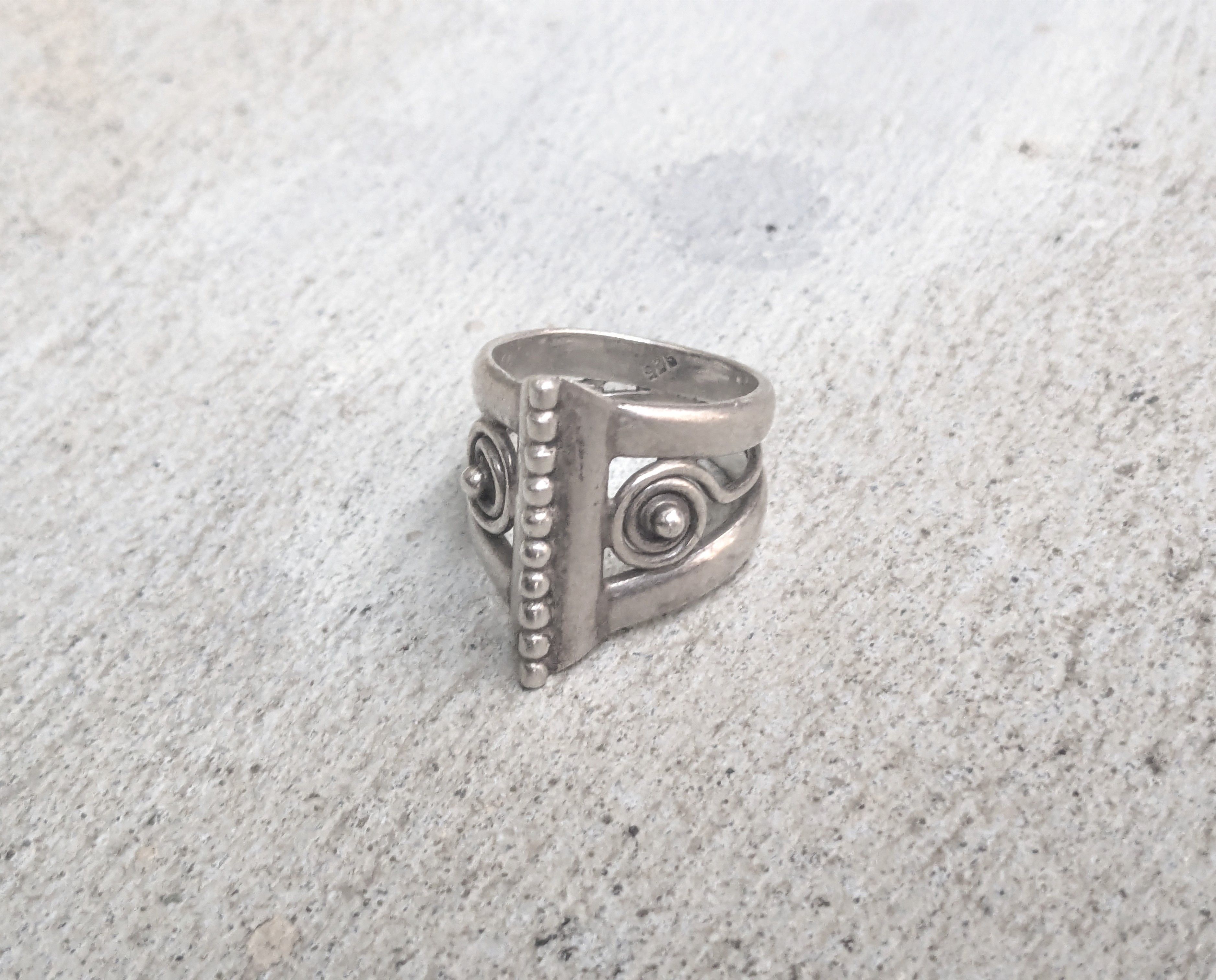 Vintage Vintage Sterling Silver Ring 8.75 Abstract Modern Avant Size ONE SIZE - 1 Thumbnail