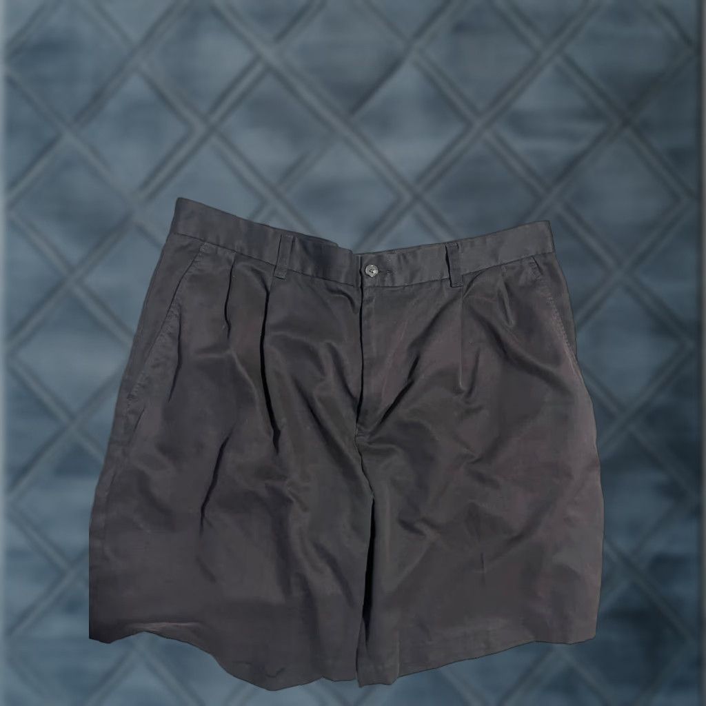 Izod VINTAGE IZOD Golf Shorts Chino Mens 38 Black Pleated Size US 38 / EU 54 - 1 Thumbnail