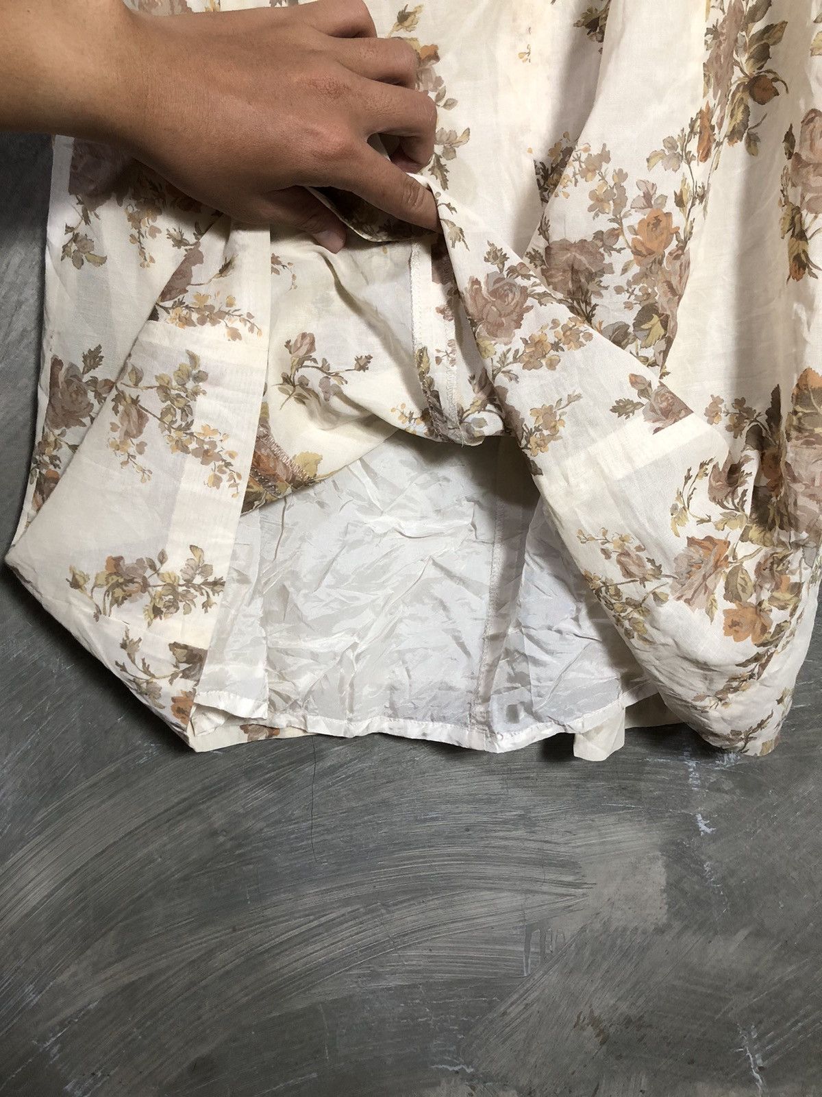 Burberry × Designer × Vintage Burberry’s Floral Skirt Size 28" / US 6 / IT 42 - 9 Thumbnail