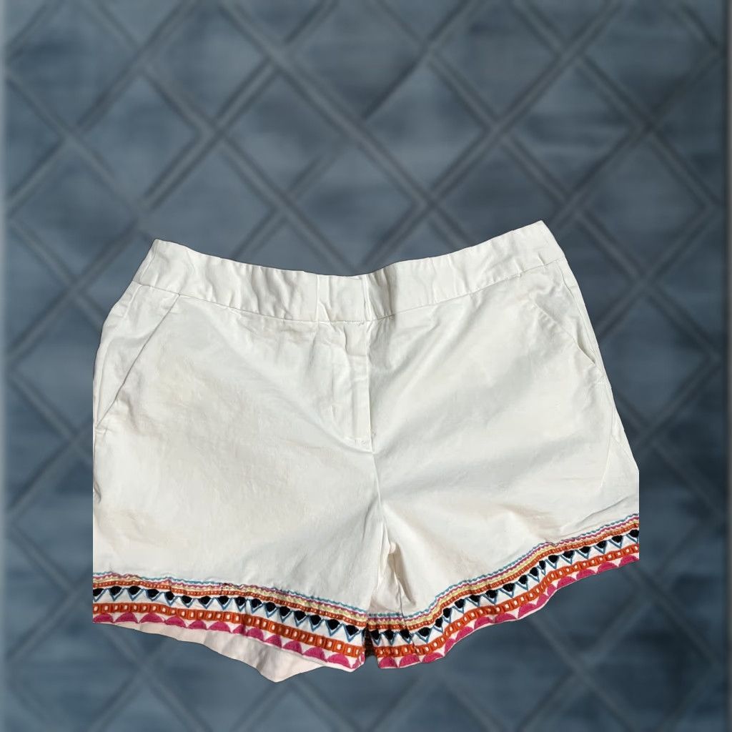 Cynthia Rowley Cynthia Rowley Women White Embroidered Chino Shorts Size 10 User: Cynthia Rowley Women White Embroidered Chino Shorts Size 10 Size 32" / US 10 / IT 46 - 1 Thumbnail
