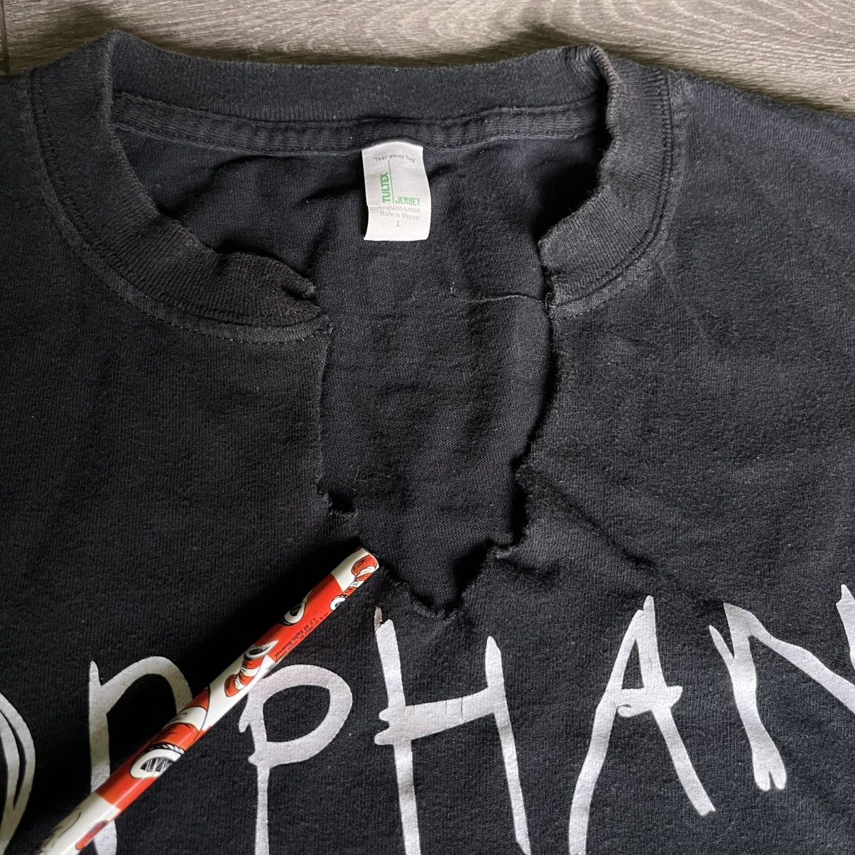 Vintage Vintage 2009 Orphan Horror Movie Promo Something Wrong Tee Size US L / EU 52-54 / 3 - 8 Thumbnail