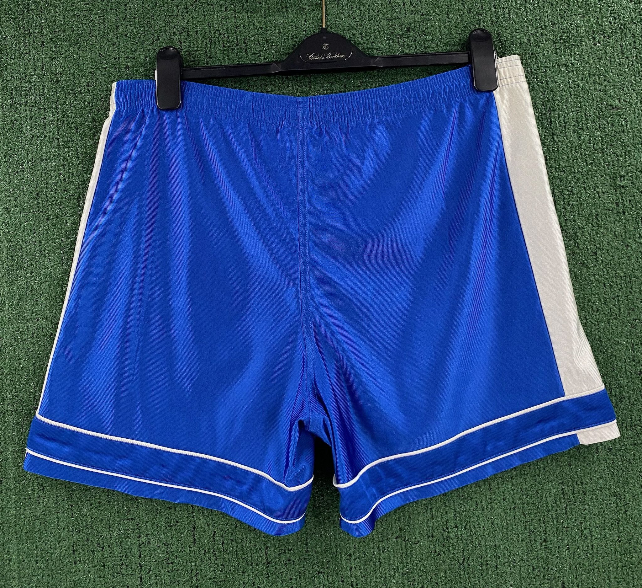 Umbro 90’s Umbro Shiny Blue & White Nylon Shorts Men’s Medium Size US 34 / EU 50 - 5 Thumbnail