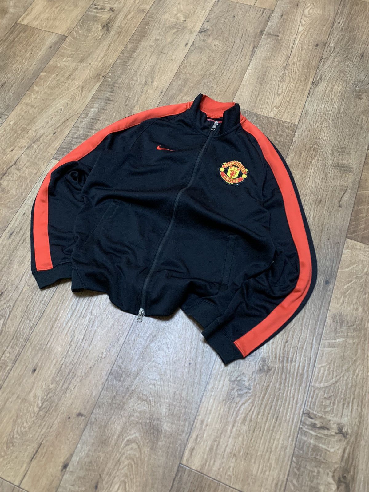 Nike Vintage Nike Manchester United windbreaker light jacket 90s Size US M / EU 48-50 / 2 - 2 Thumbnail