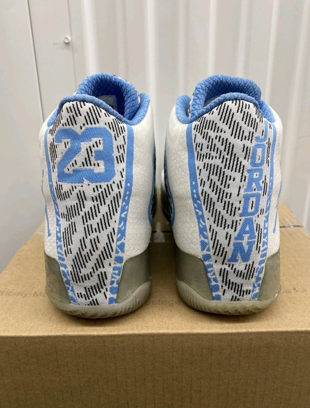 Jordan Brand Nike Air Jordan Retro 29 Pantone 717796108 Size 11 Men Size US 11 / EU 44 - 5 Thumbnail
