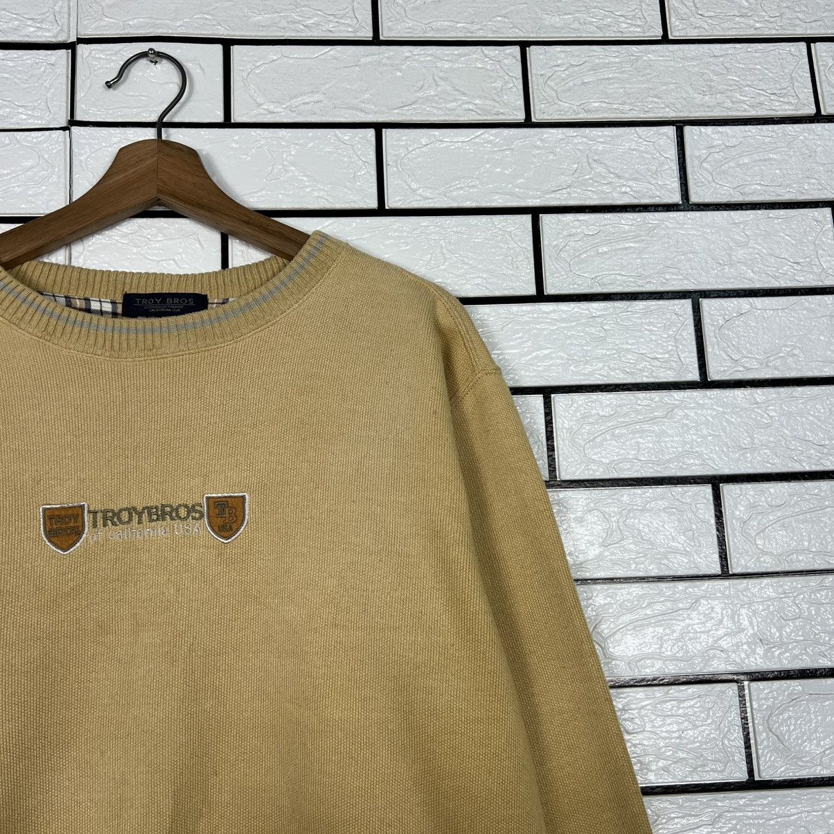 Japanese Brand Vintage TROY BROS Center Logo Crewneck Sweatshirt #4226-C192 Size US M / EU 48-50 / 2 - 5 Thumbnail