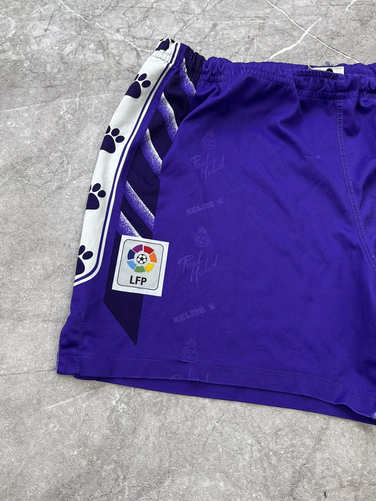 Adidas × Vintage Vintage 90s FC Real Madrid shorts blokcore y2k drill kelme Size US 32 / EU 48 - 2 Thumbnail