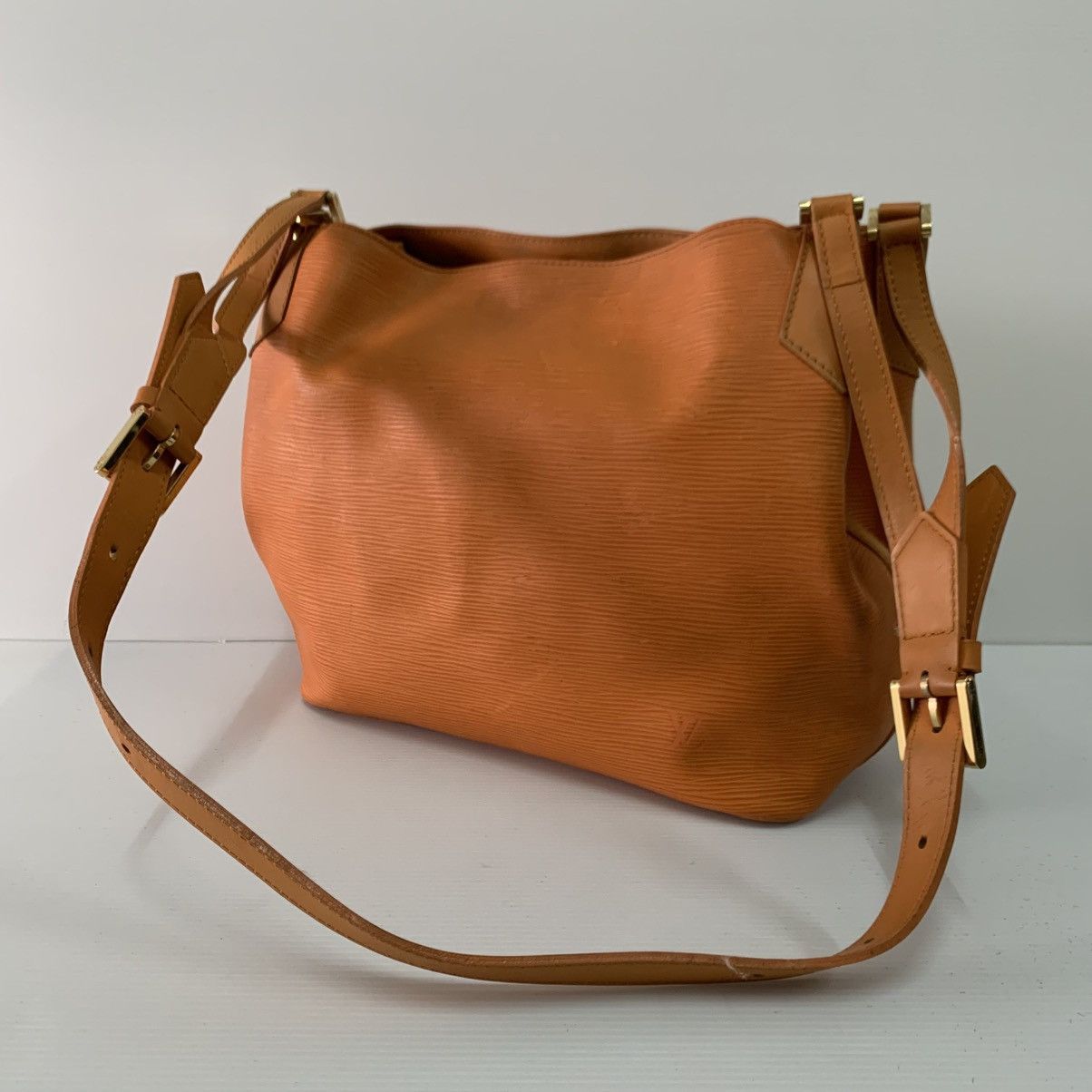 Louis Vuitton Louis Vuitton Epi Leather Bucket Bag Size ONE SIZE - 4 Thumbnail